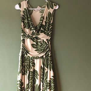 Speechless green and off white dress size Med